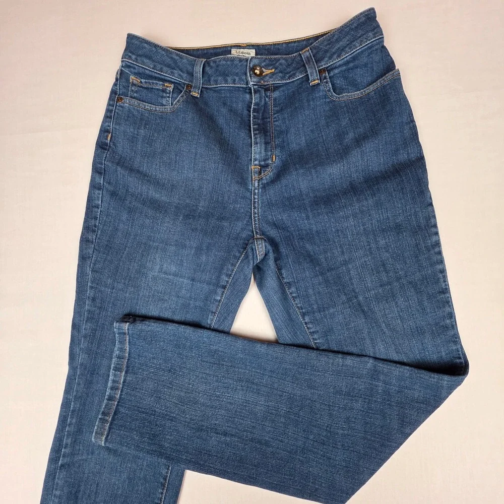 L.L.Bean Classic Fit Straight Leg Jeans Womens 10 Reg Blue Stretch Cotton Denim